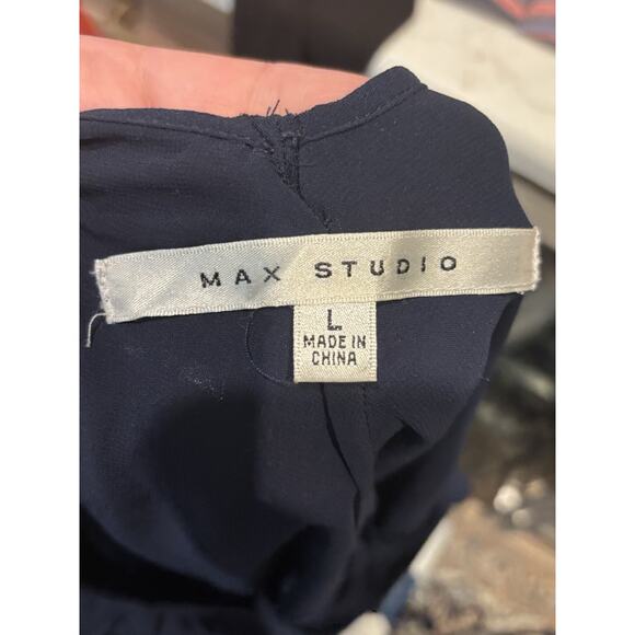 Ladies Navy Blue Max Studio Flowy V Neck Top L - Picture 4 of 5